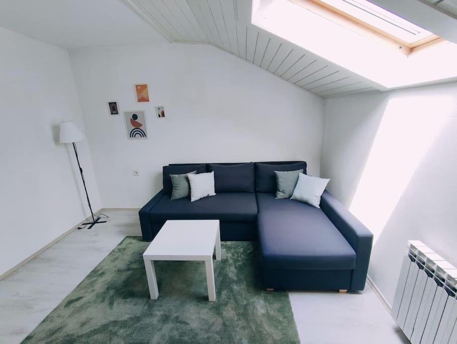 Udoban Stan Sa Terasom U Mirnom Okruzenju Apartamento Zagreb Exterior foto